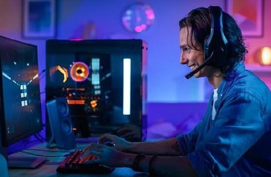 Level Up Your Connection: How to Start & Grow a Thriving Online Gaming Community